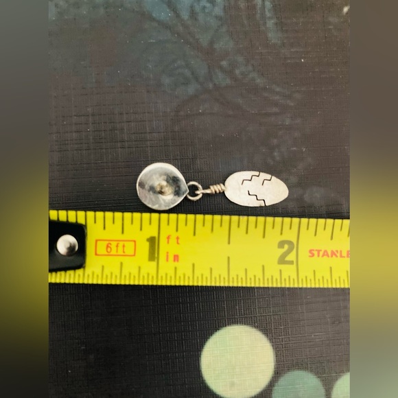 ❤️ Native American handcrafted feather post earrings - Picture 3 of 5